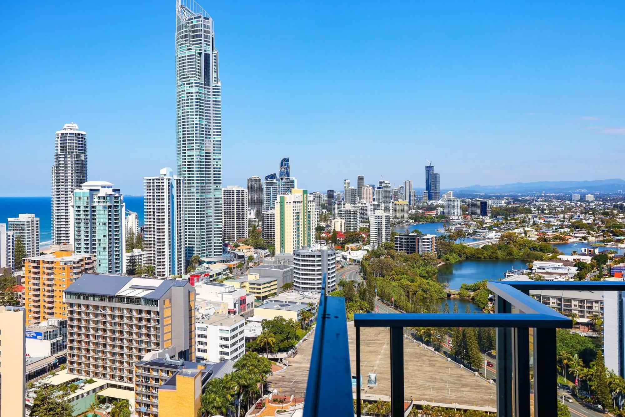 Circle On Cavill 2, 3, 4 & 5 Bedroom Skyhomes & Sub Penthouses By Gold Coast Holidays Esterno foto